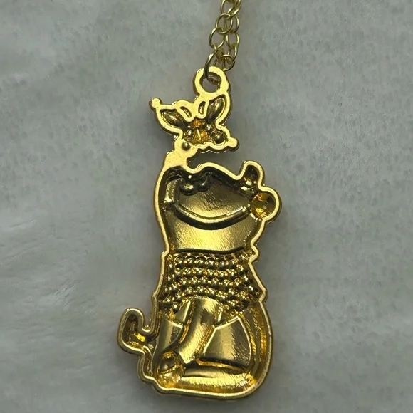 Gold Winnie the Pooh Pendant Necklace - Picture 7 of 7